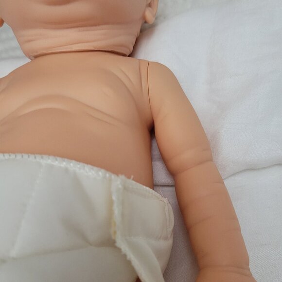 Vtg Cititoy Baby Doll Hong Kong 1985 diaper lifelike blue eyes moveable limbs - Picture 4 of 14